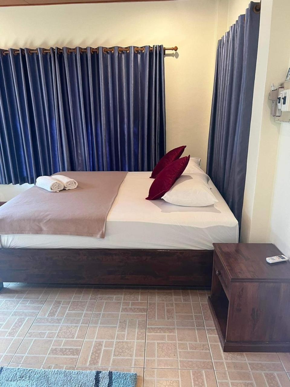 Buddha Raksa Thong Nai Pan Yai Dış mekan fotoğraf
